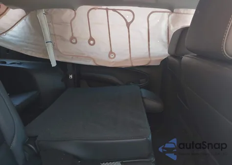 2018 Chevrolet Suburban Lt z USA, uszkodzony, nr VIN 1GNSKHKC8JR370920